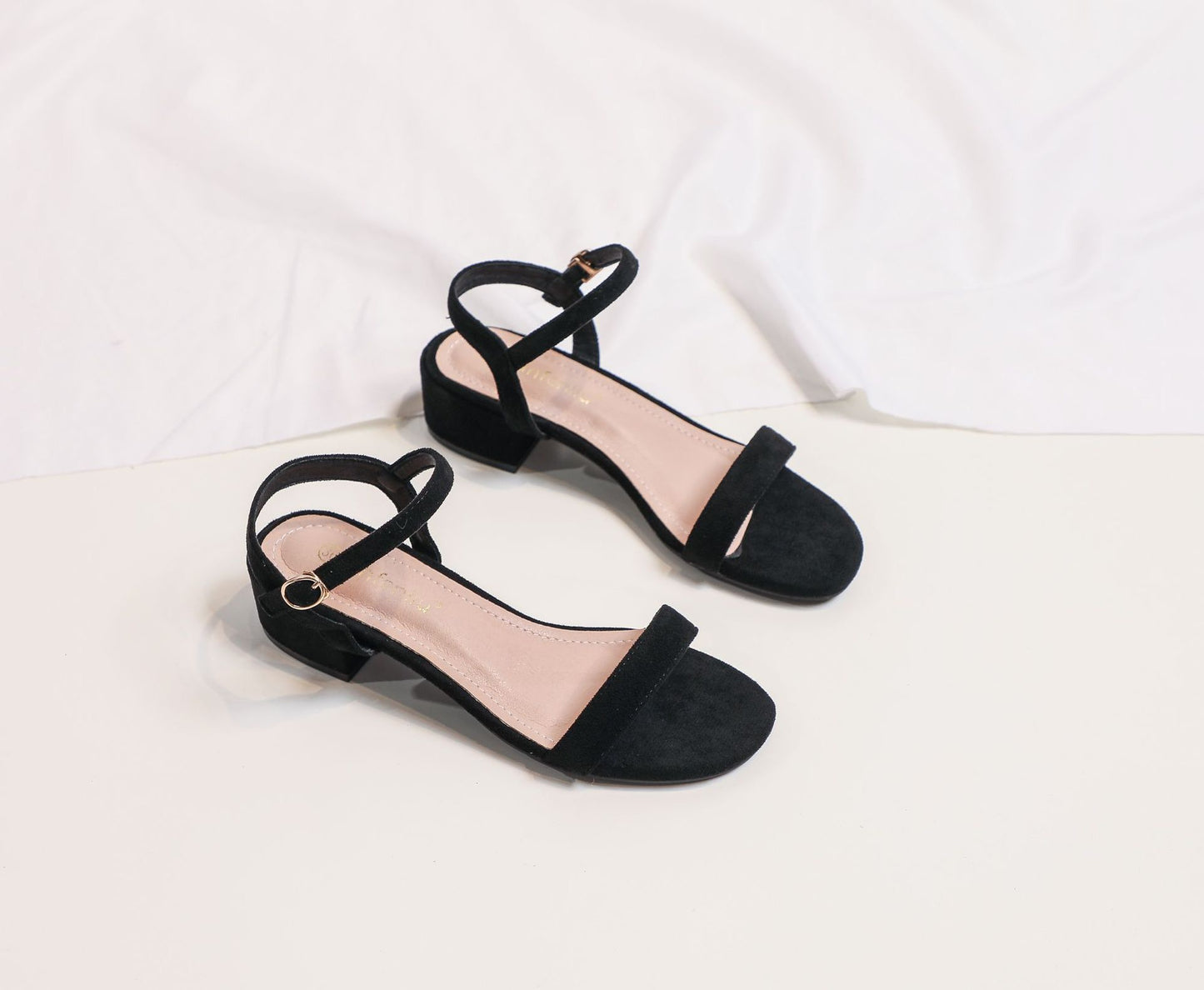 4210 Fashionable Square-Toe Sandals