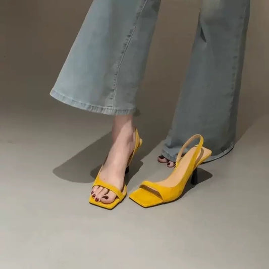 4377high heels