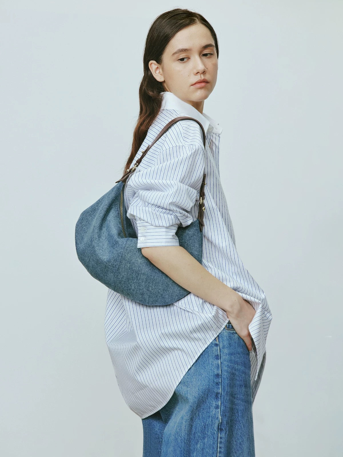 4693 denim bucket bag