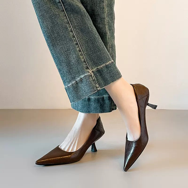 4056 genuine leather pointed-toe pump
