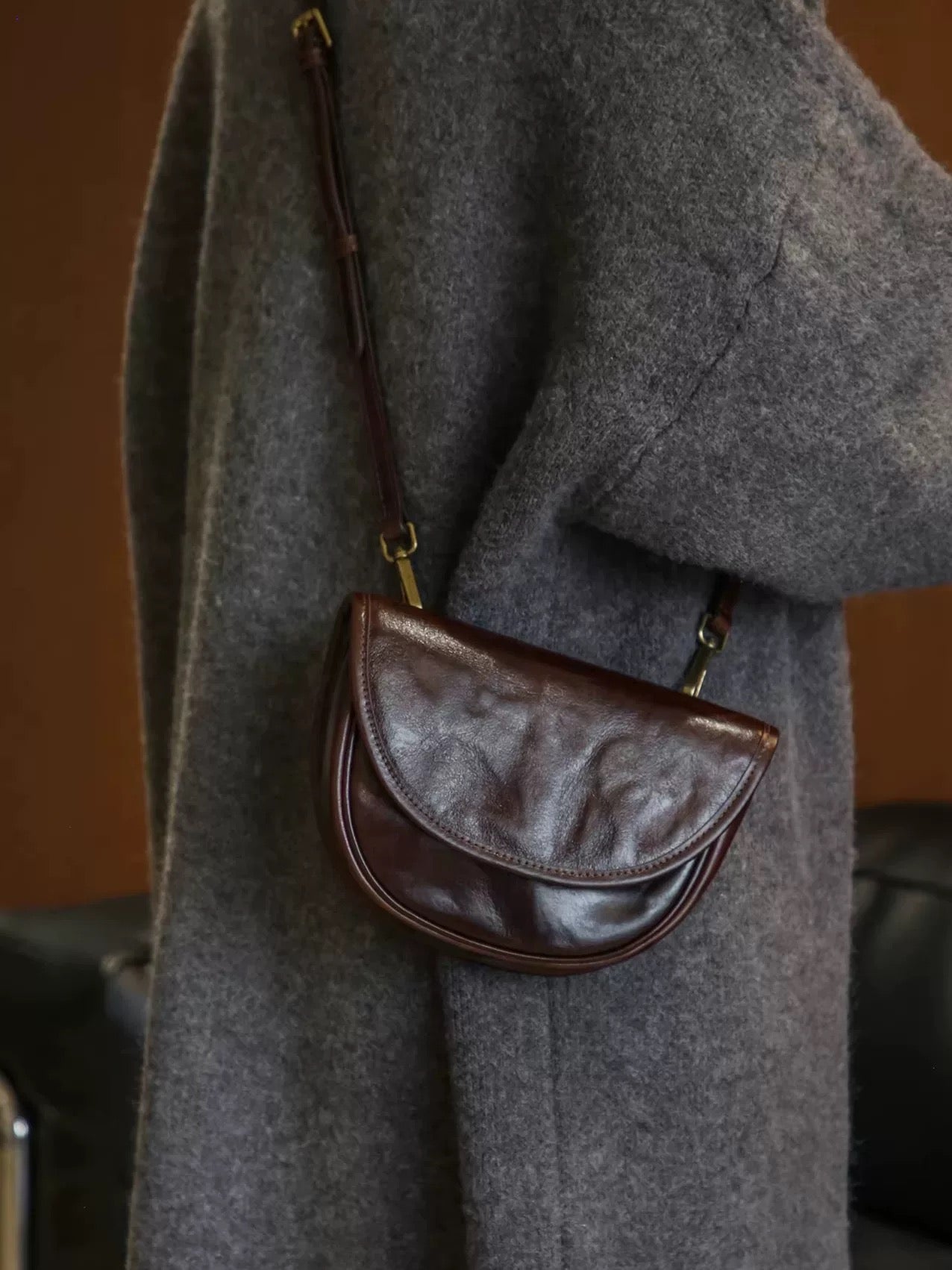 4721 genuine leather mini crossbody bag