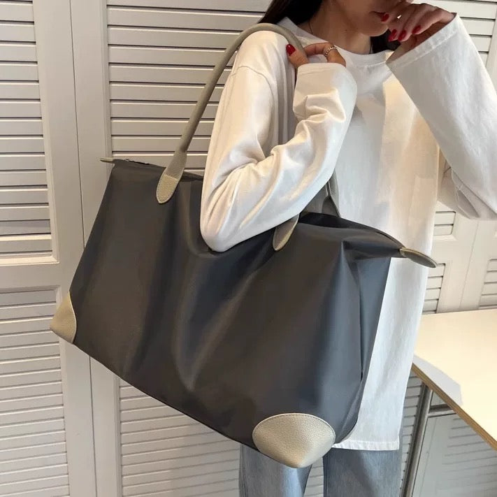 4476 large nylon duffle