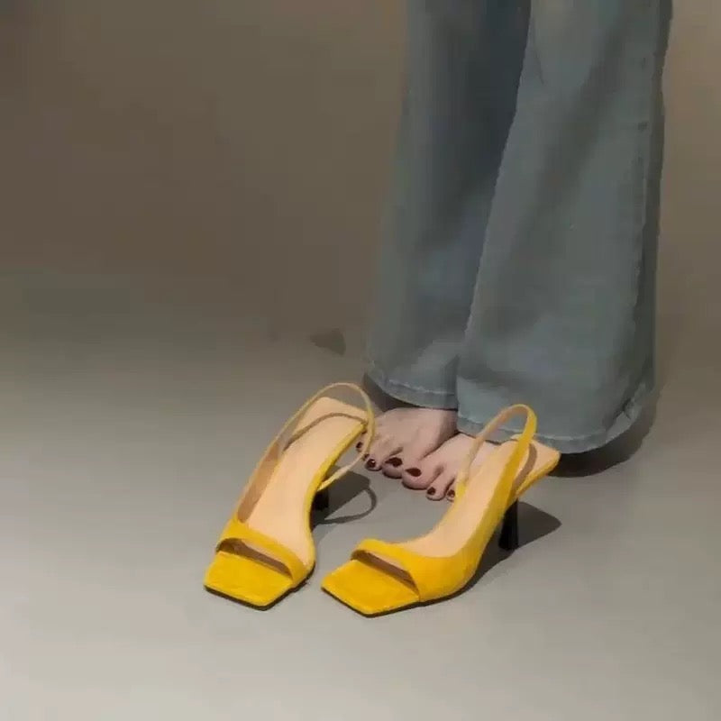 4377high heels