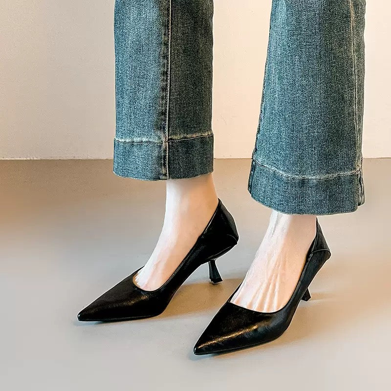 4056 genuine leather pointed-toe pump
