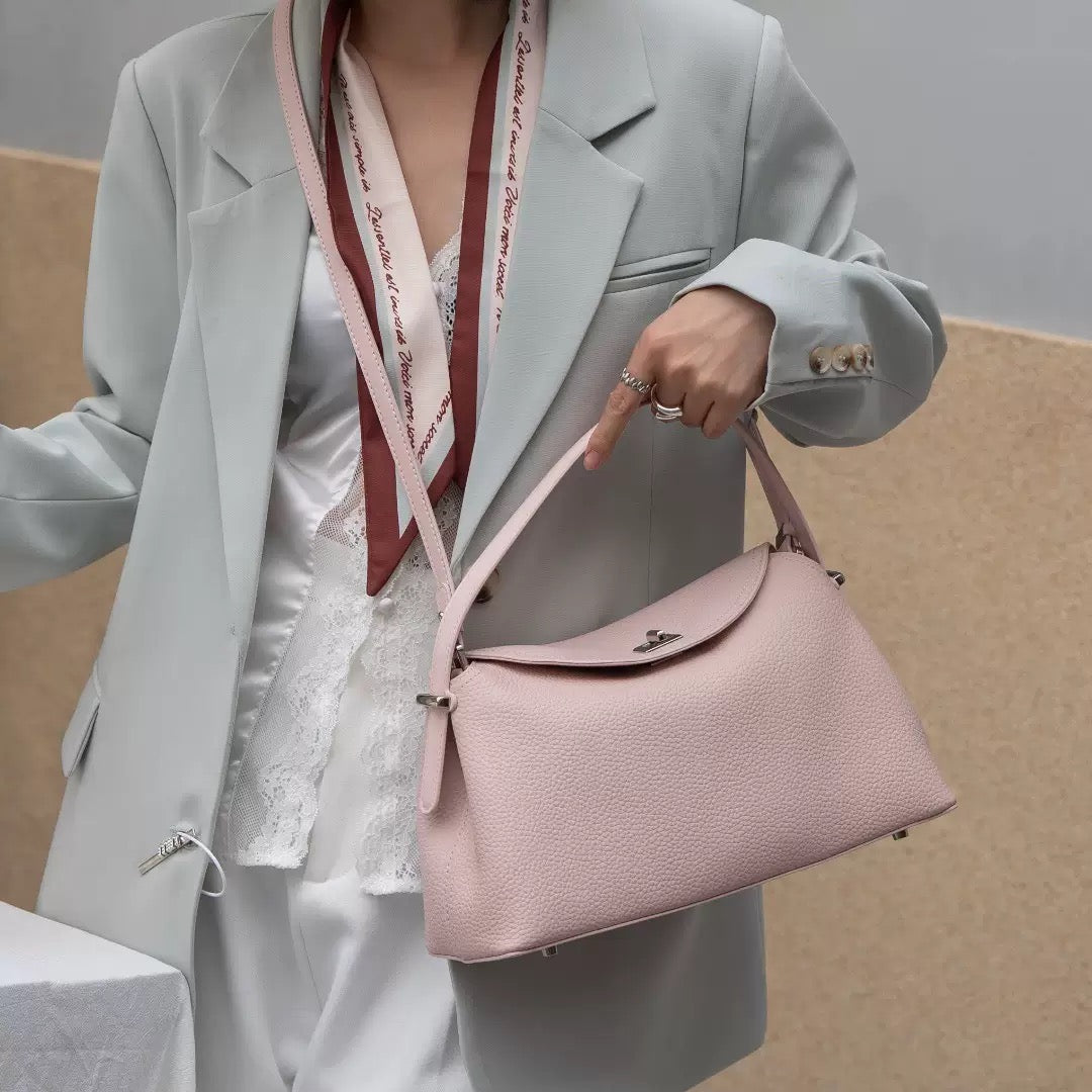 4772Classic women's handbag