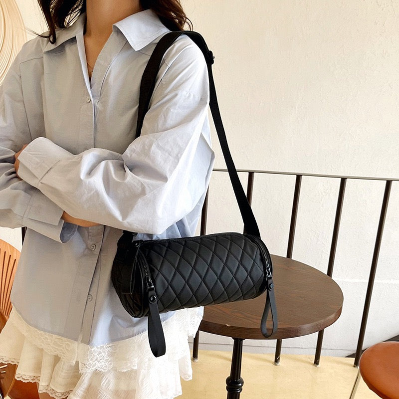 4179 Fashionable Cylinder Crossbody Bag