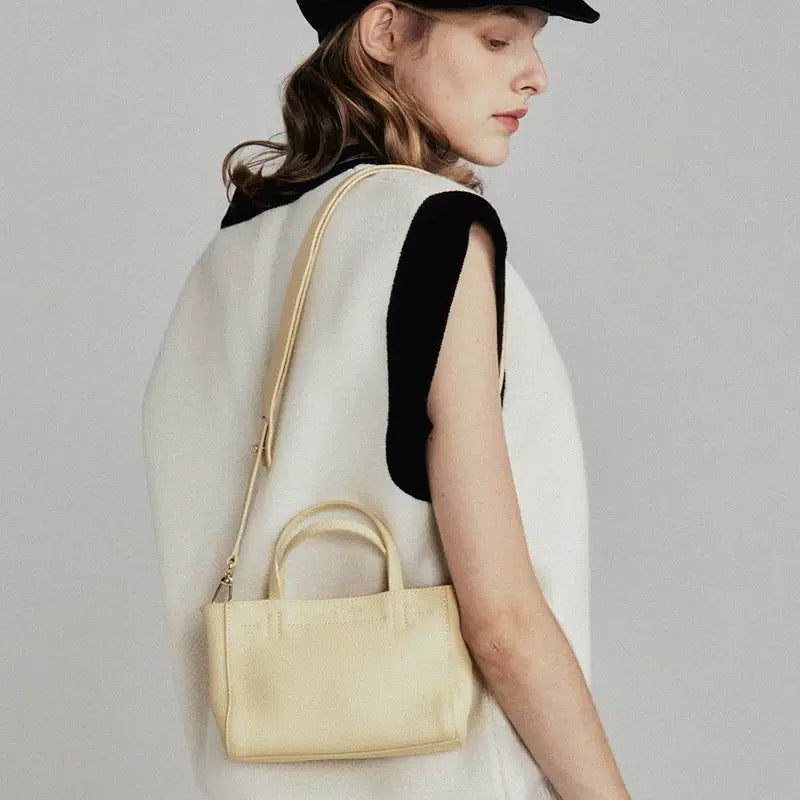 4916Fashionable handbag