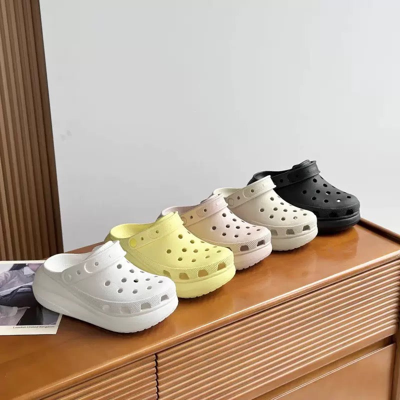 4611Classic slippers