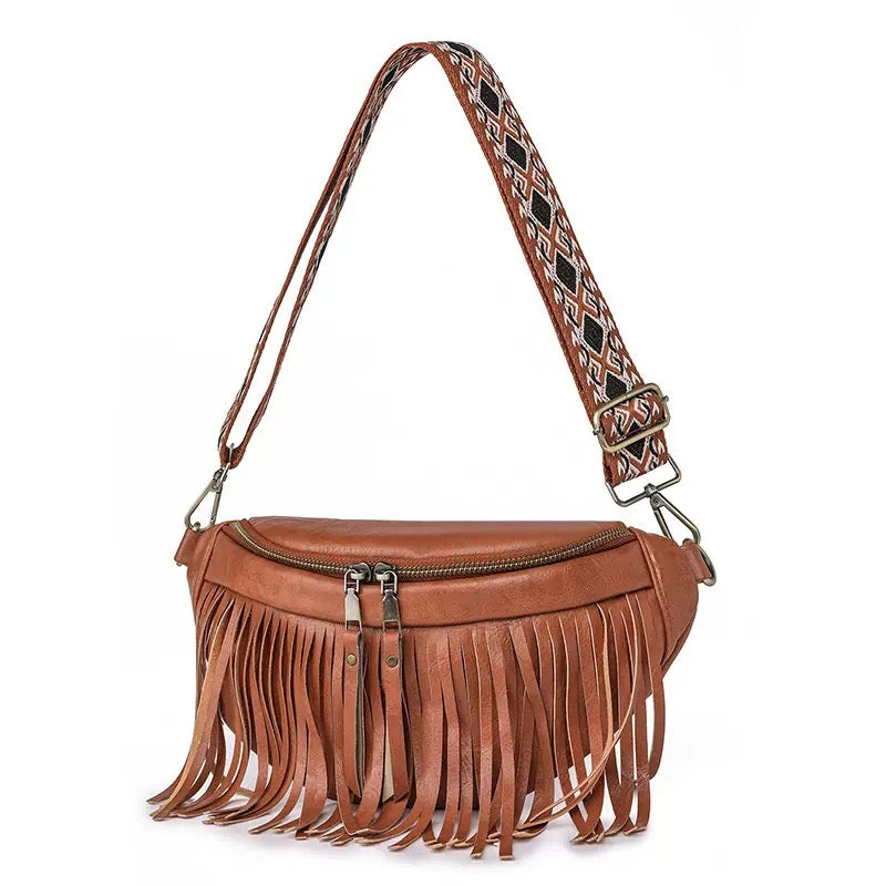 4762Fringed crossbody bag