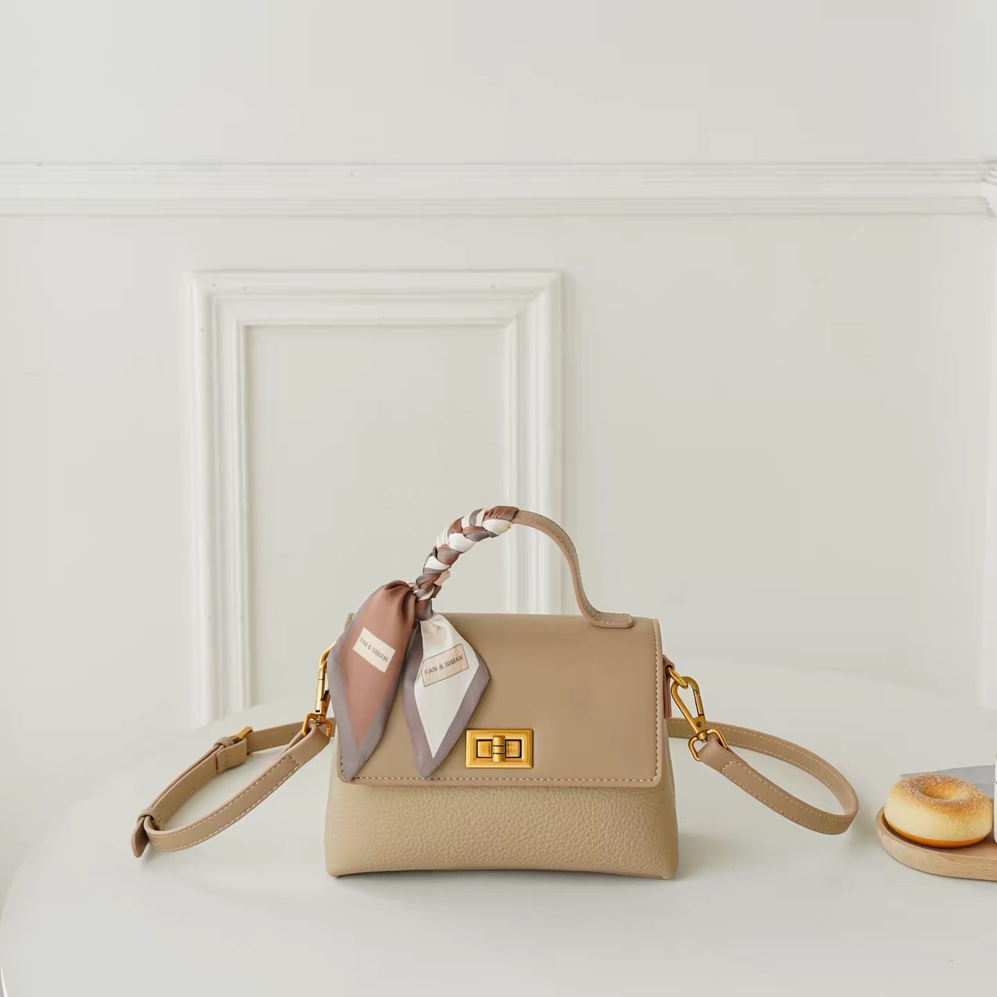4357 classic women handbag