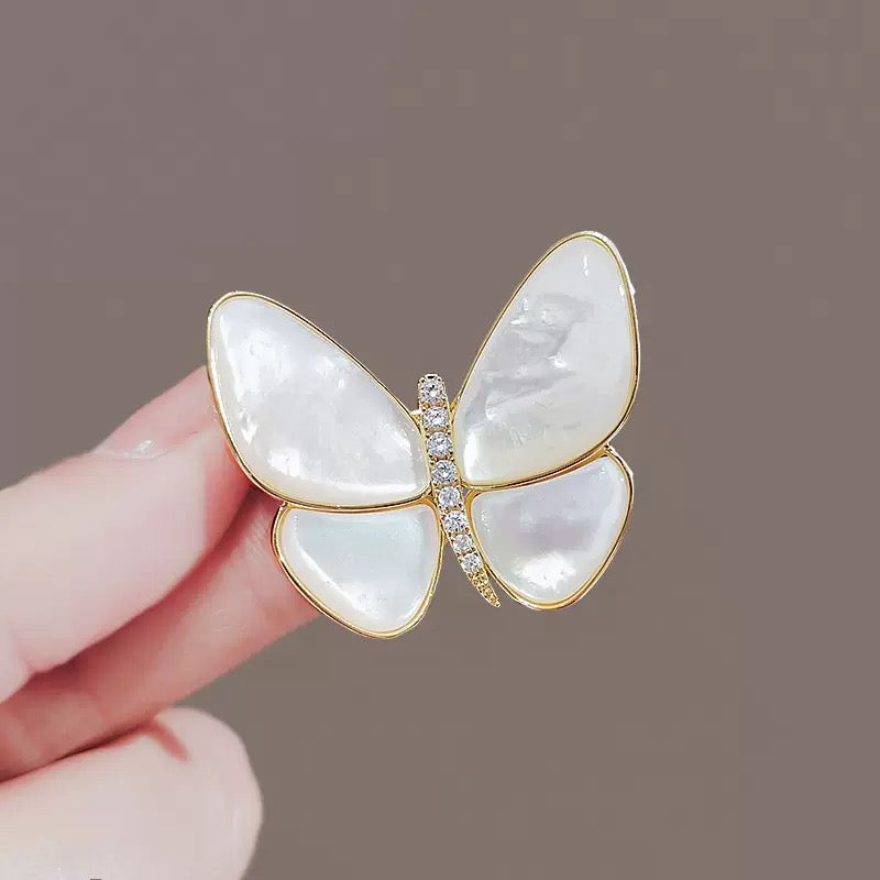 3506 Decorative Brooch