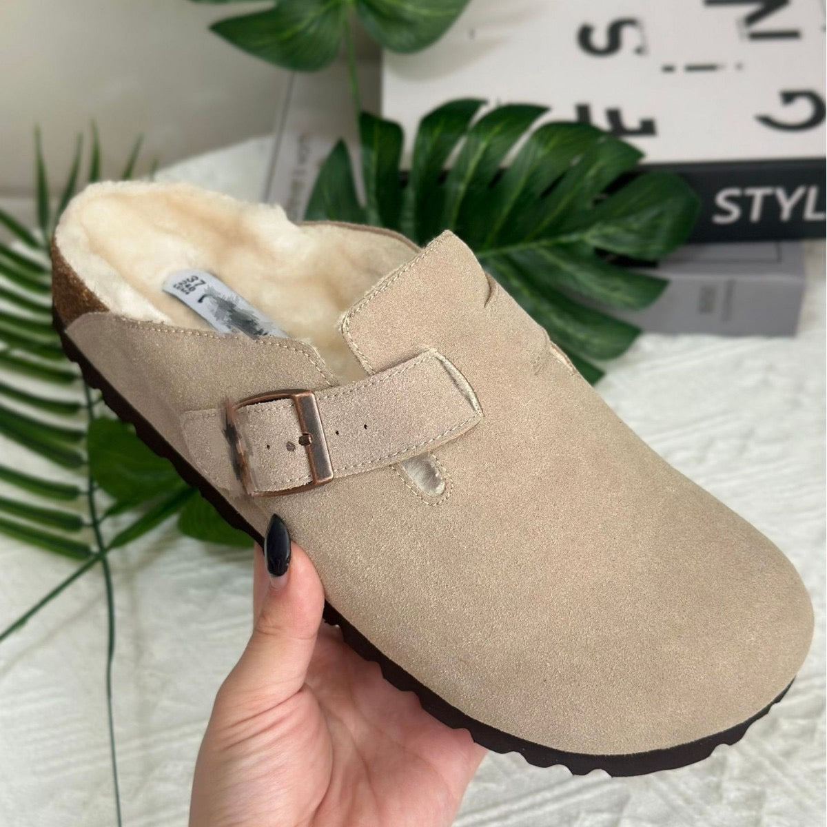 3741 Fashionable fleece-lined slippers