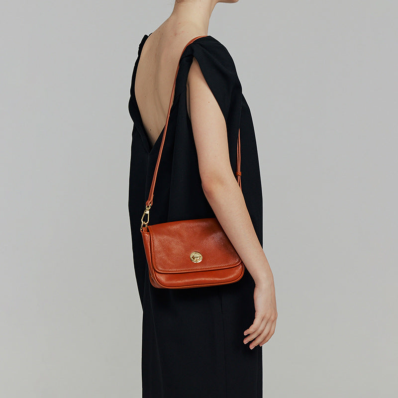 2864Classic messenger bag