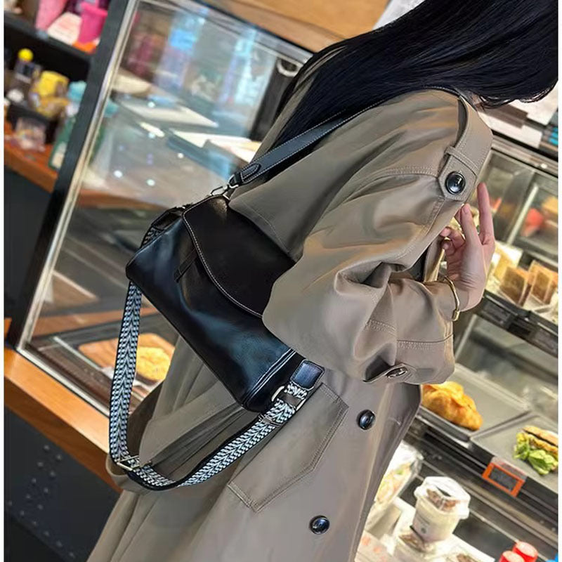 2863New crossbody bag