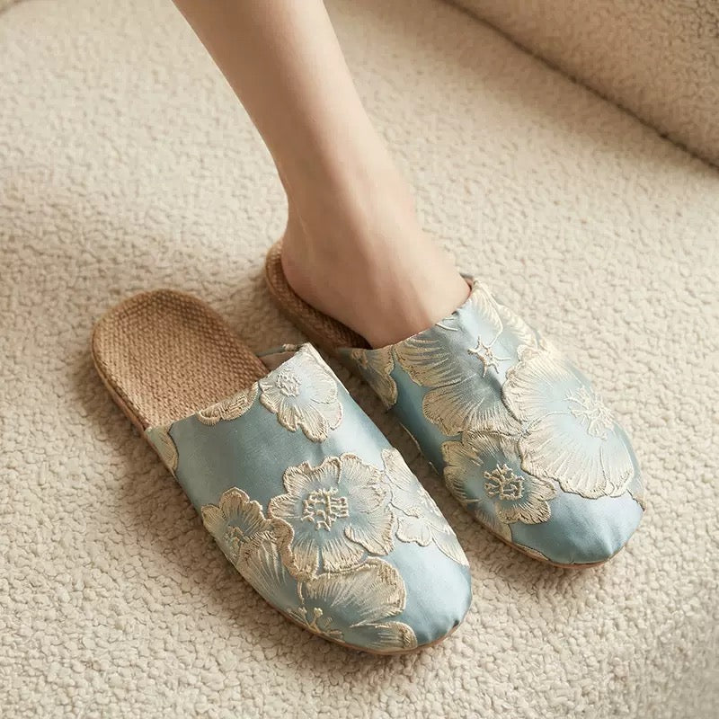 4852Women's slippers