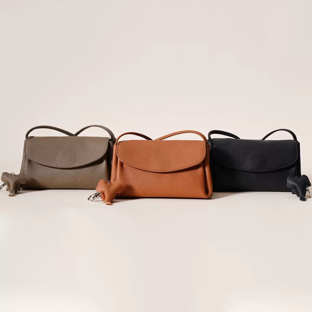 4716Classic crossbody bag