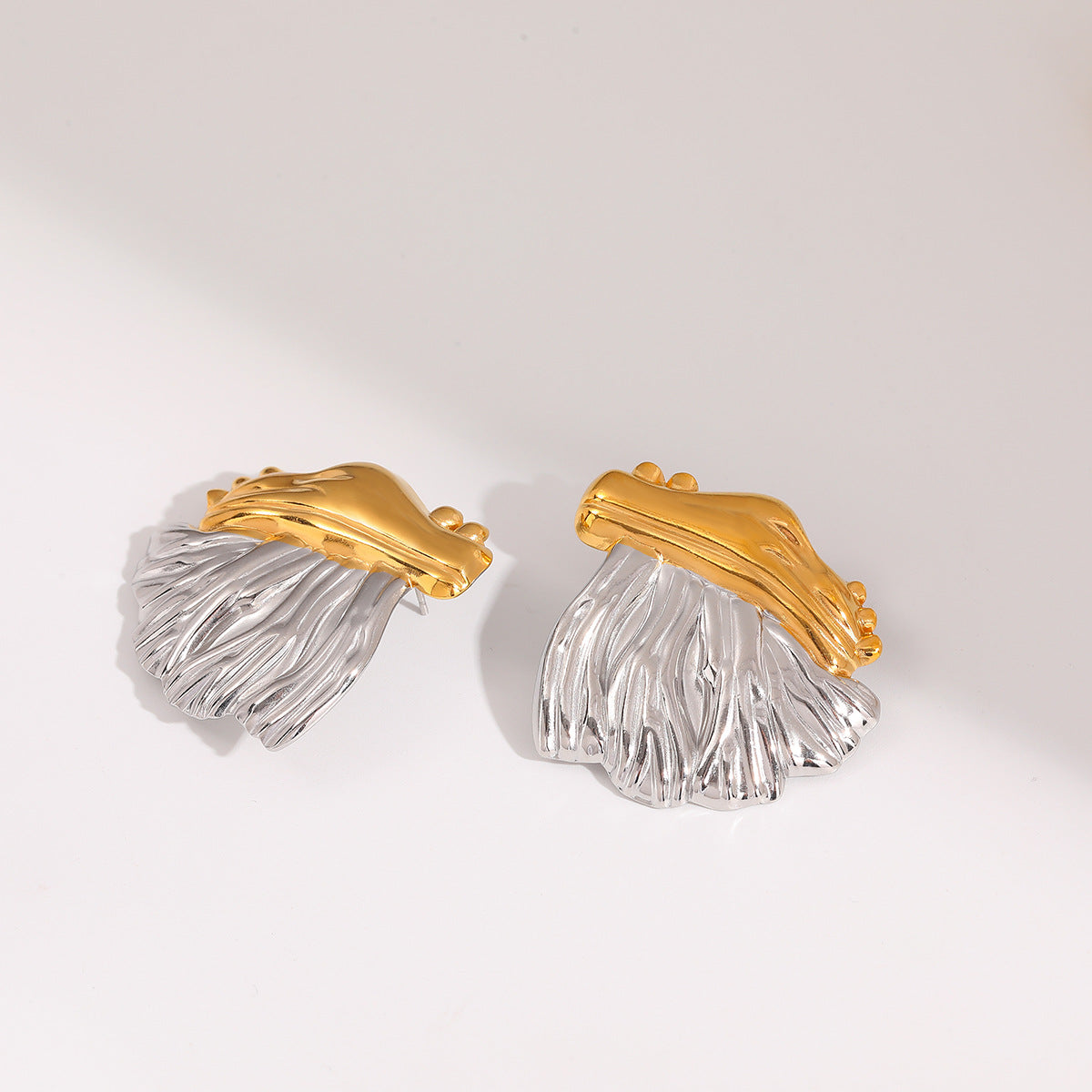 3248Classic earrings