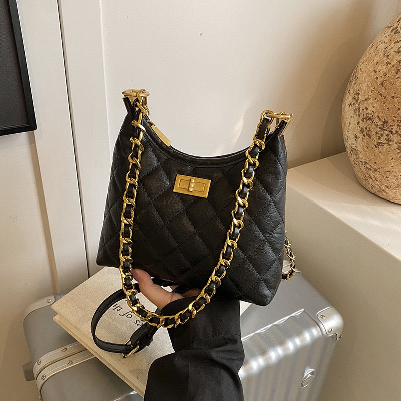 4078 metal chain crossbody bag