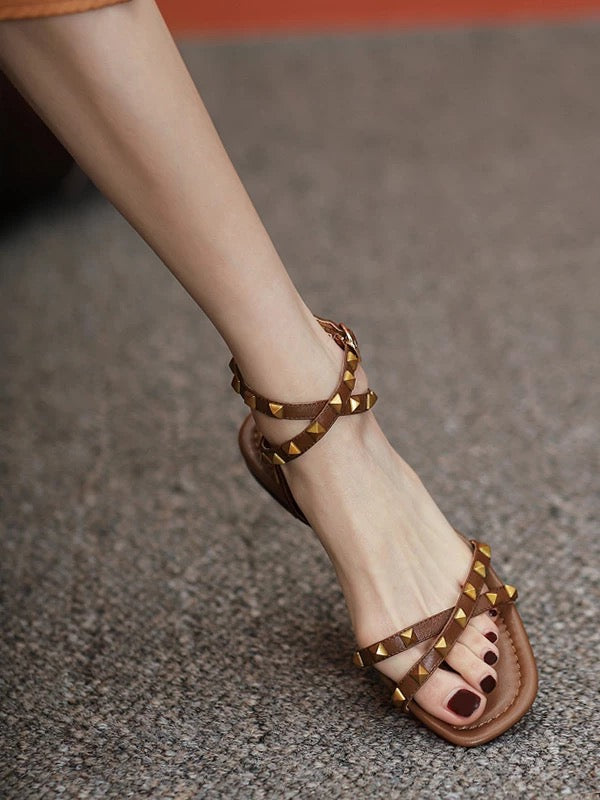 4663 genuine leather rivet sandals
