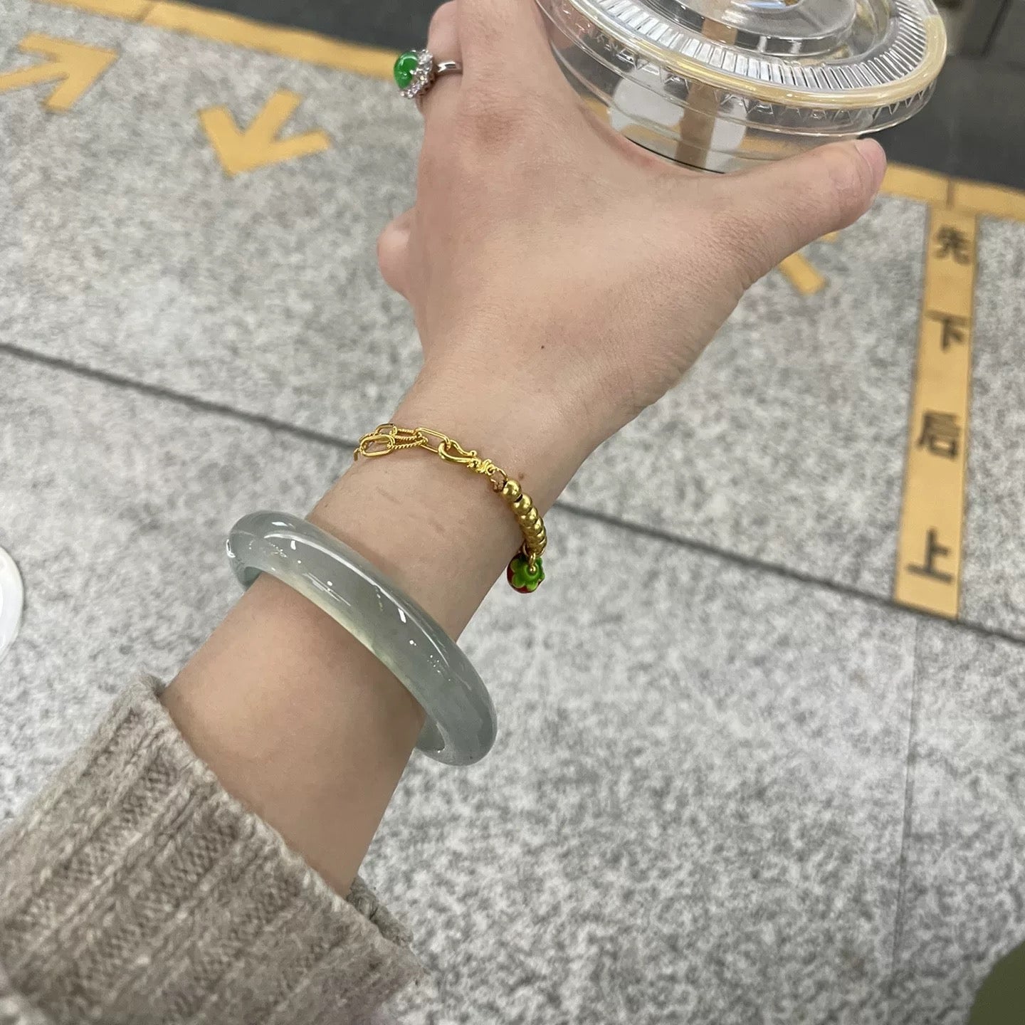 3164Women bracelet