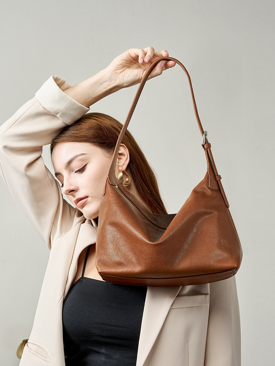 3943 Designer women's shoulder bag