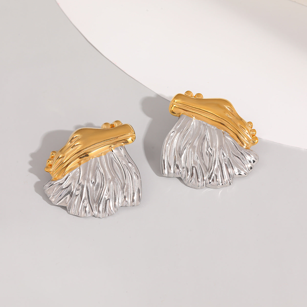 3248Classic earrings