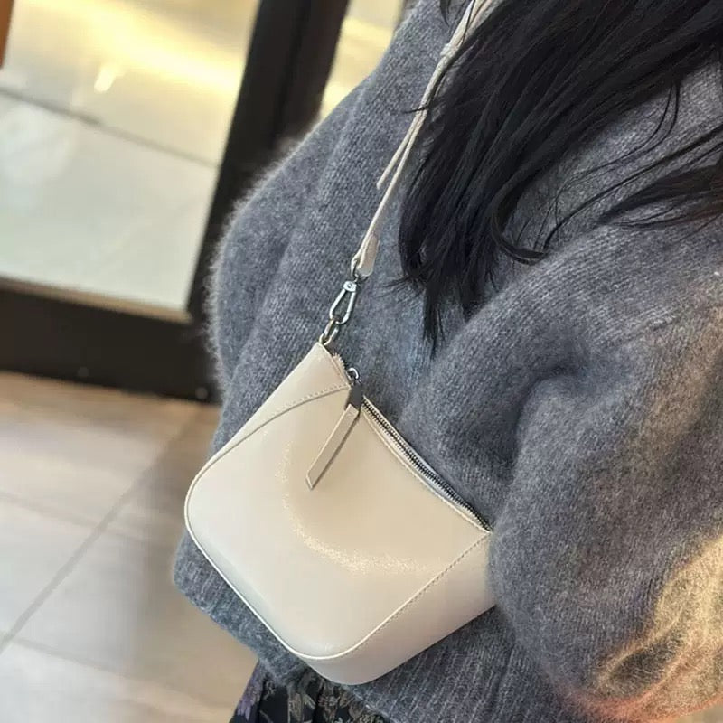 4915Classic women's crossbody bag