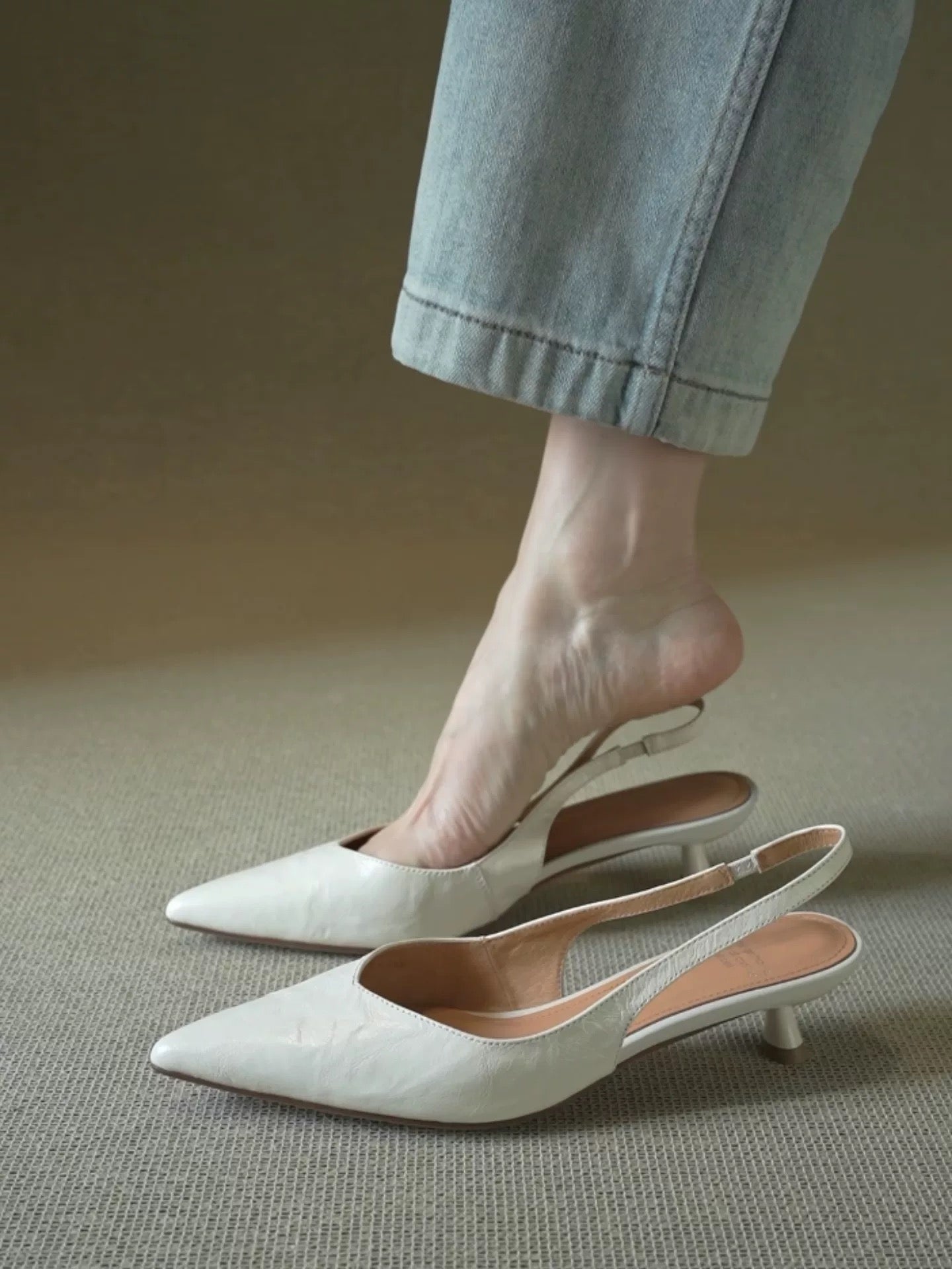 4750 genuine leather pump