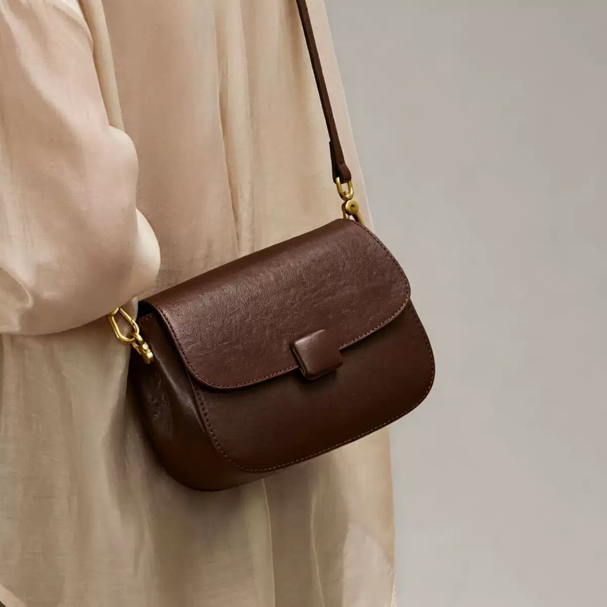 4913New women's crossbody bag