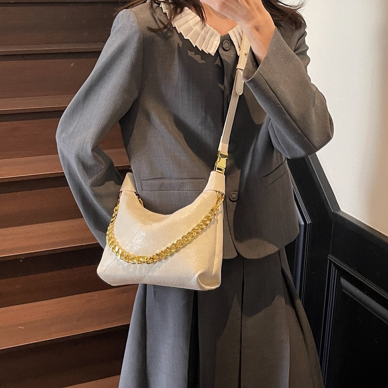 3993 Chain shoulder bag