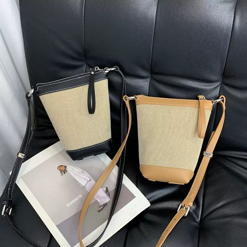 4065Classic crossbody bag