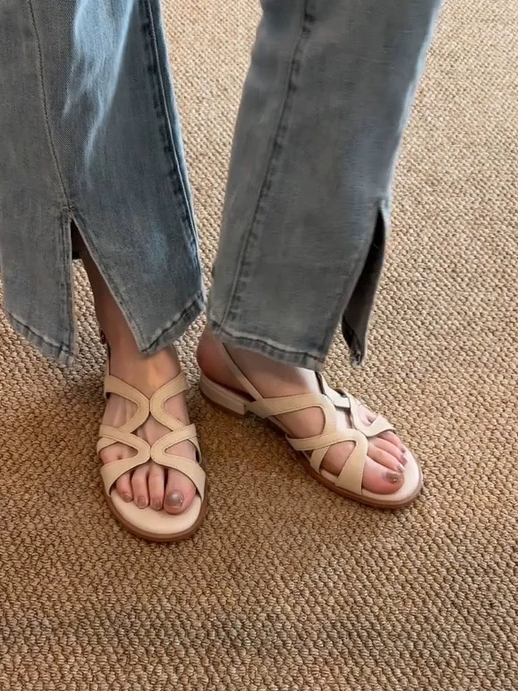4717 flat sandals