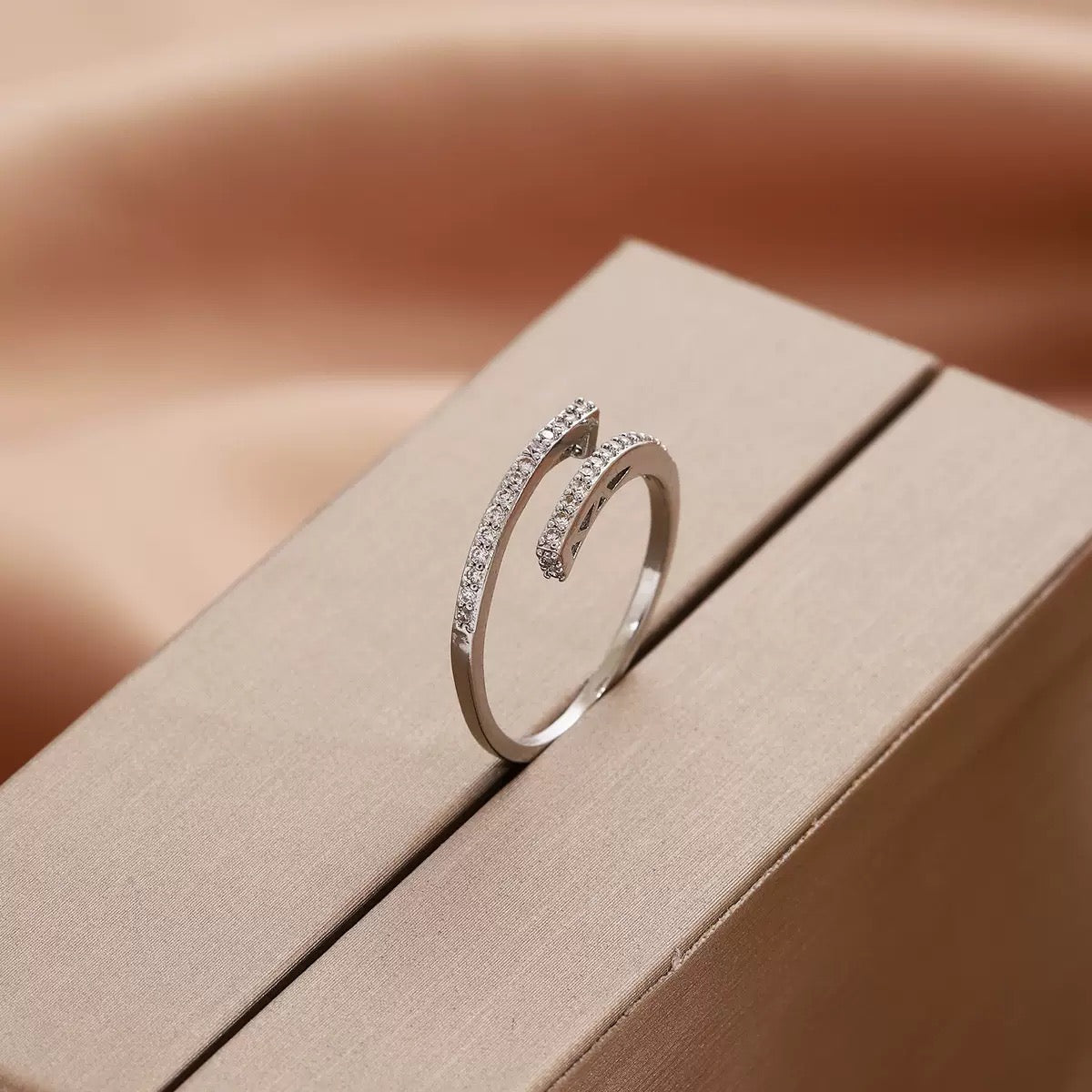 4187Classic ring