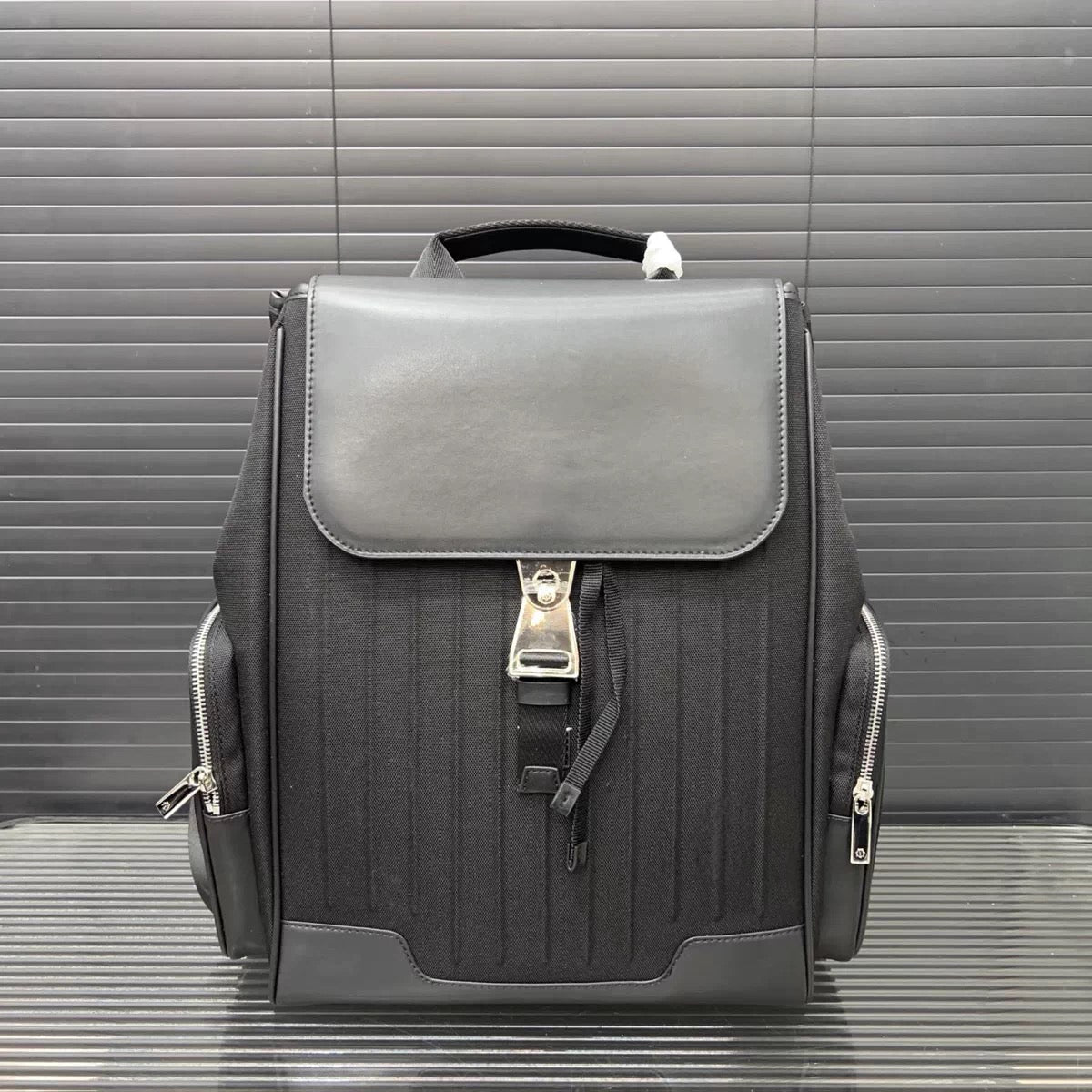4639 genuine leather backpack