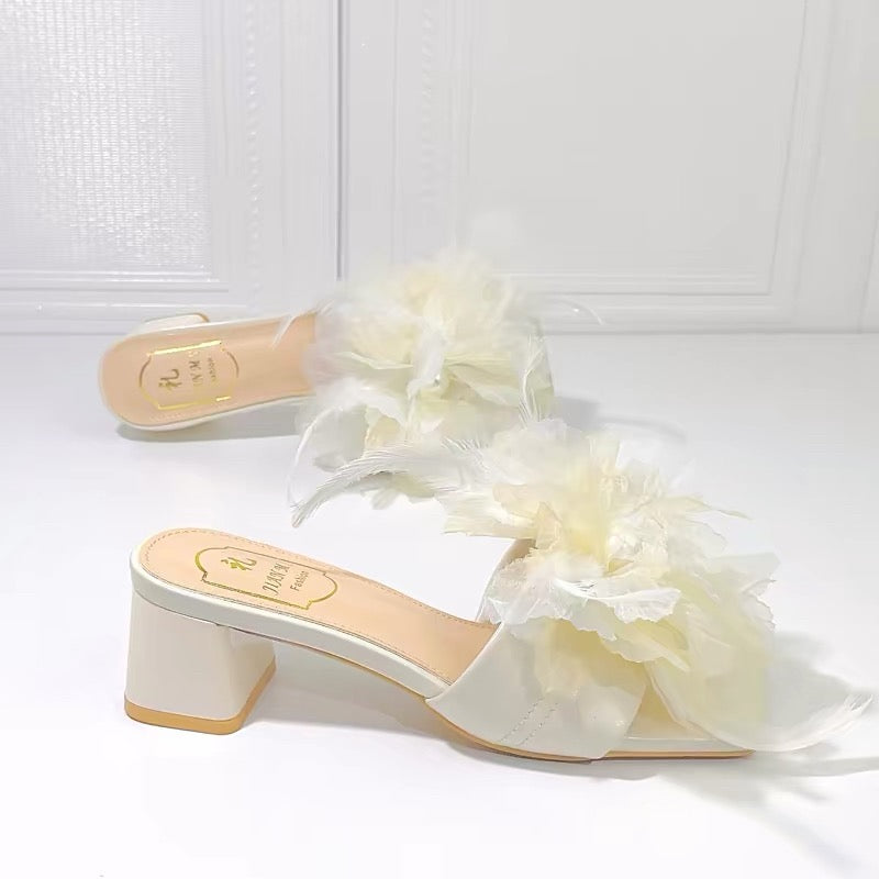 4555 feather sandals