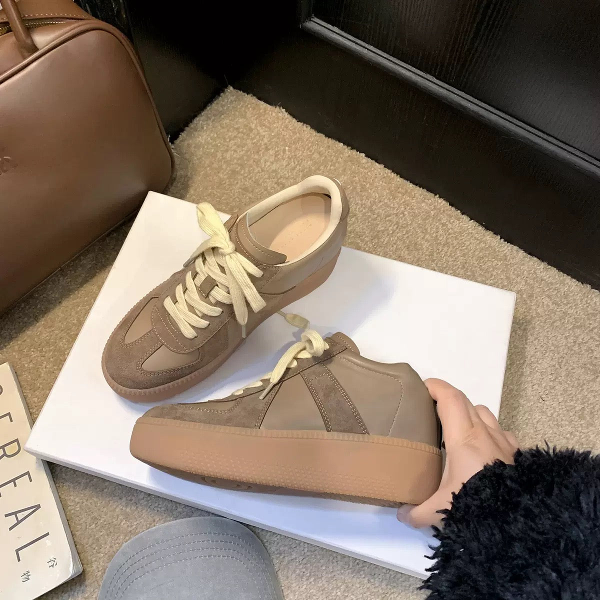 5209Fashionable women's shoes