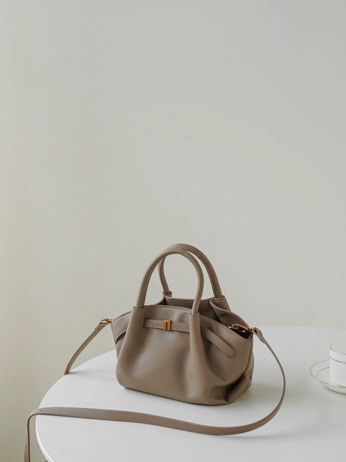4441 genuine leather handbag