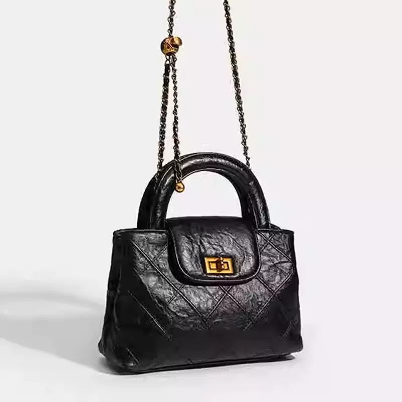 4715Classic handbag