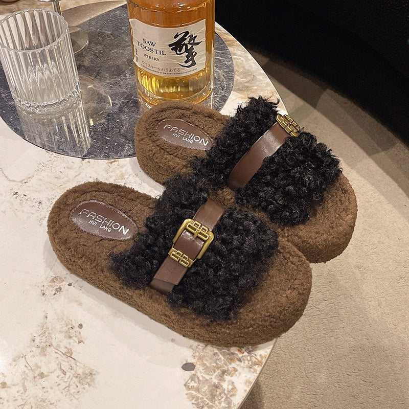 3240 Plush Slippers