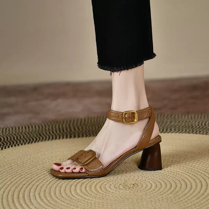 4183high heels