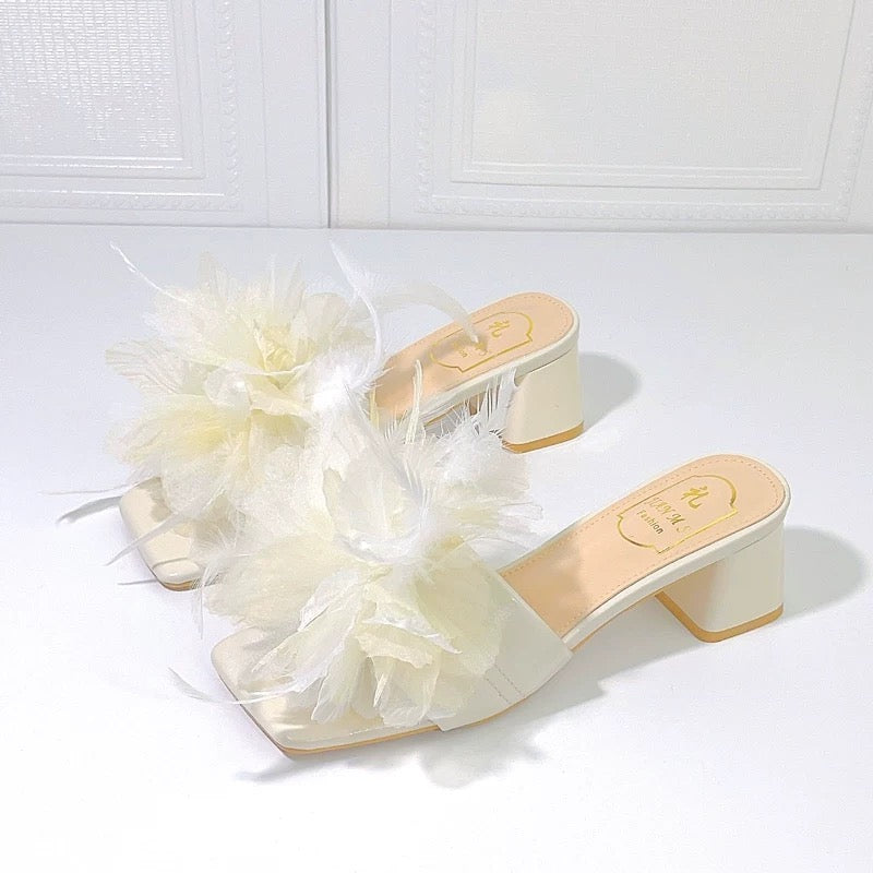 4555 feather sandals