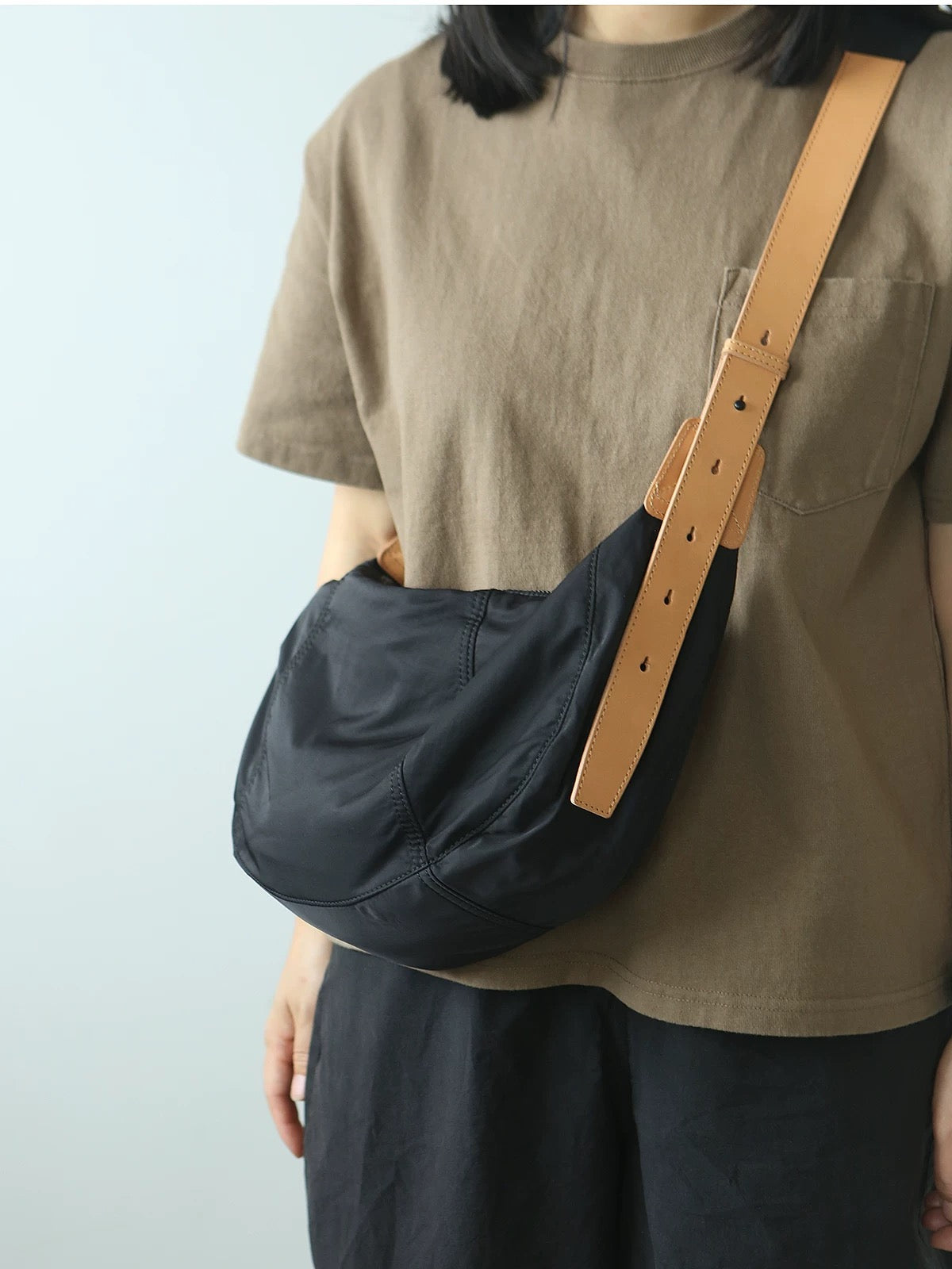 4413 leisure nylon crossbody bag