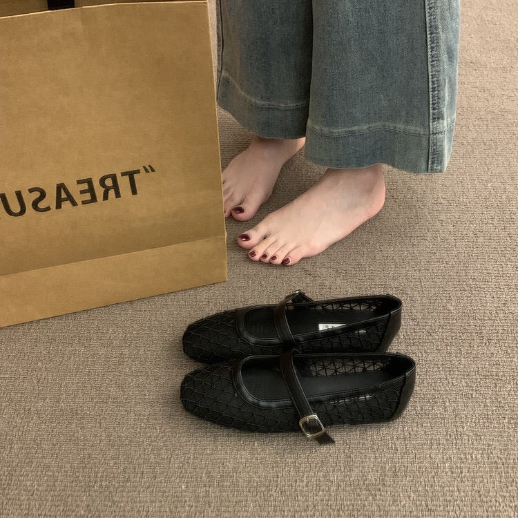 4208 Fashionable cut-out flats