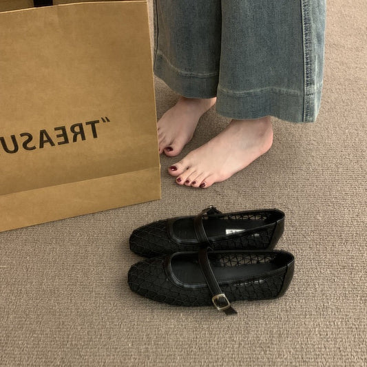 4208 Fashionable cut-out flats