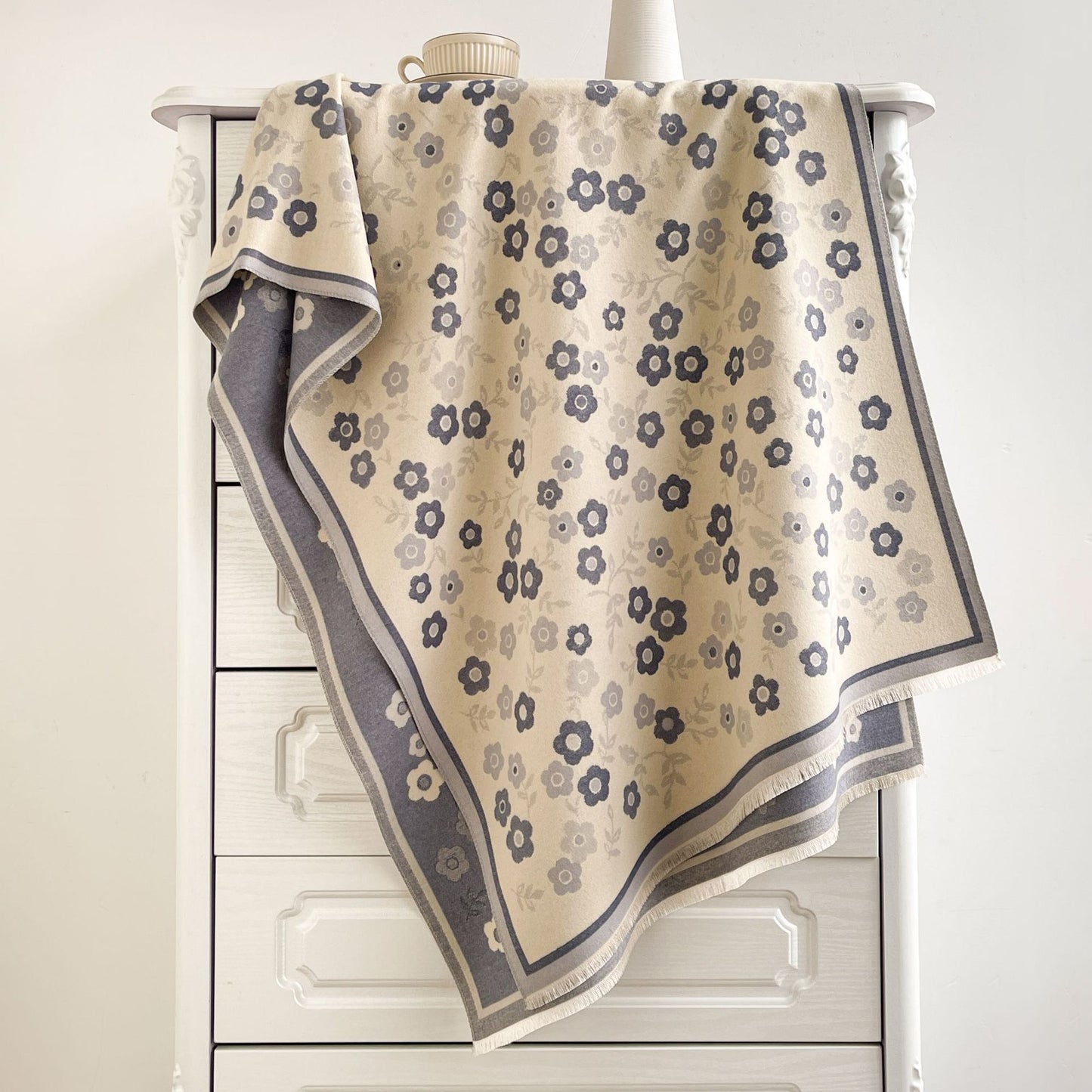 3322Women scarf