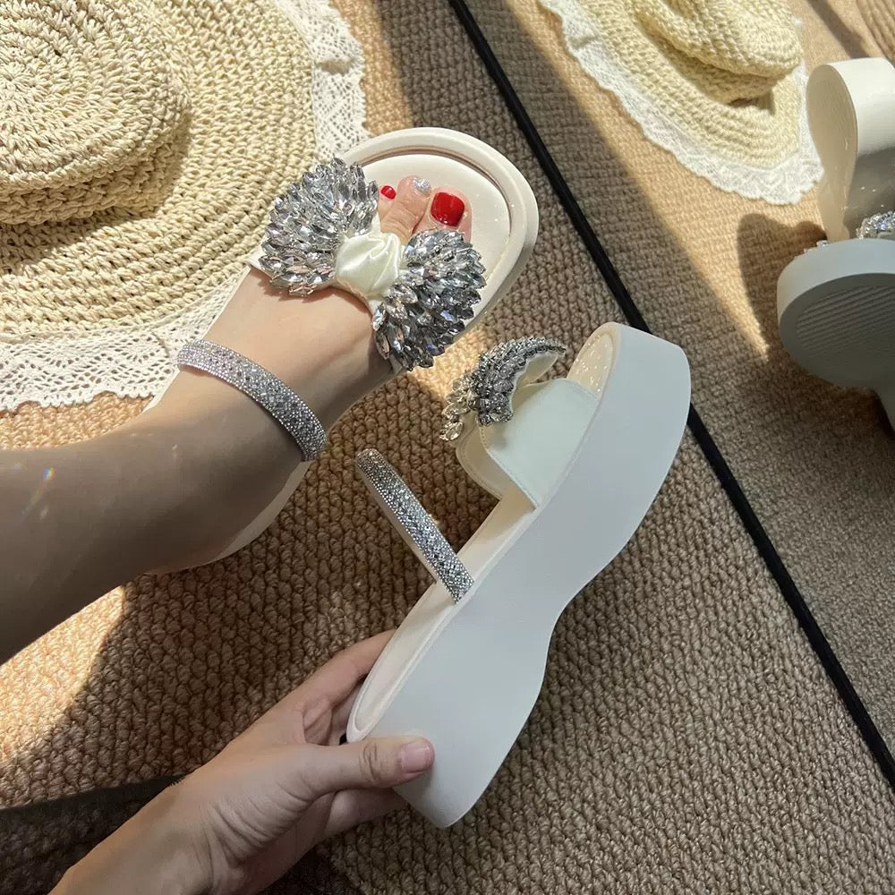 4584New diamond-embellished slippers