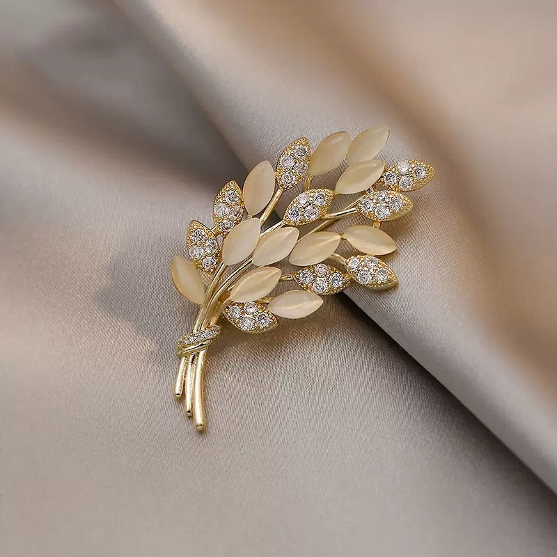 3506 Decorative Brooch