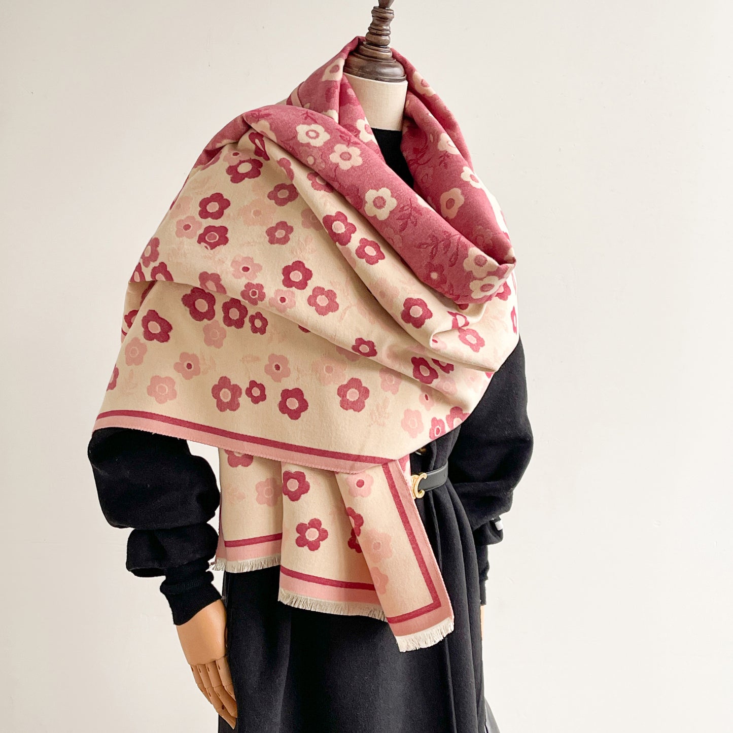 3322Women scarf