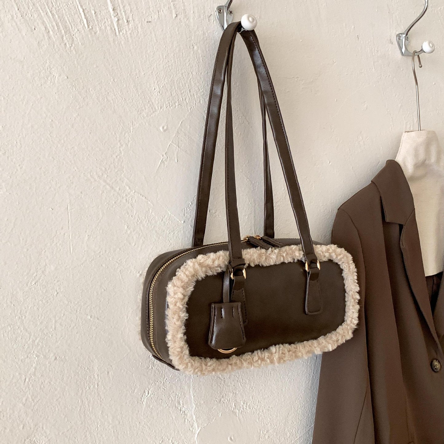 3149classic handbag
