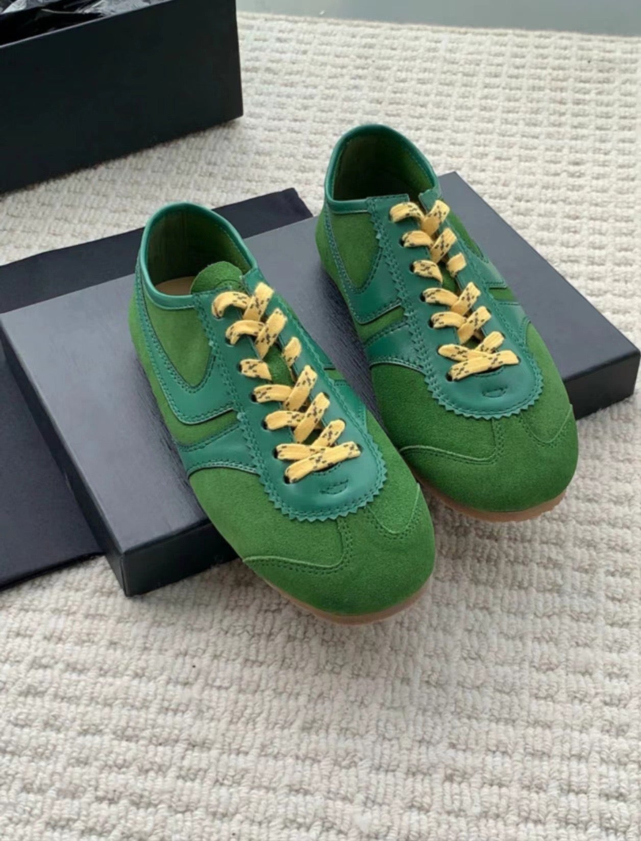 3972 unisex designer casual sneaker